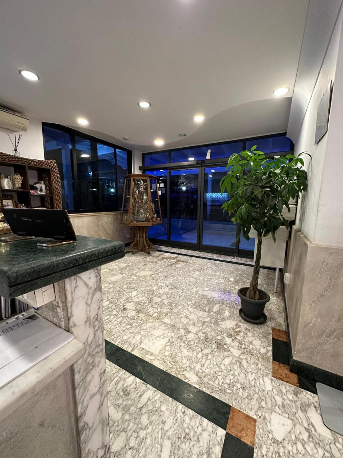 Hotel Clinton Casoria Dış mekan fotoğraf