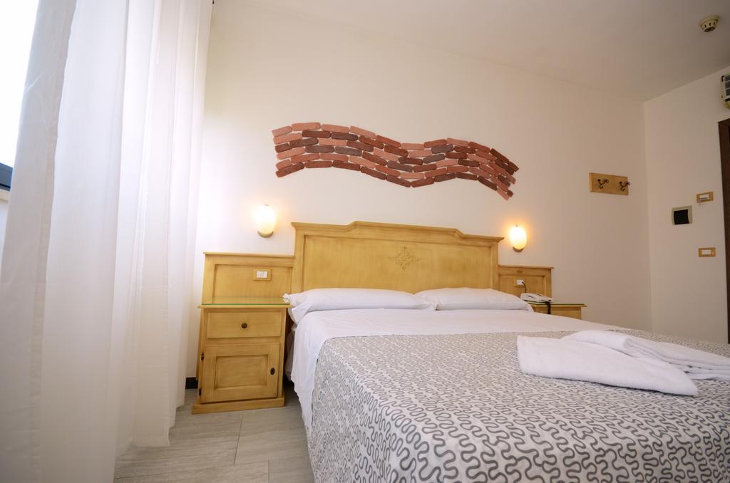 Hotel Clinton Casoria Dış mekan fotoğraf