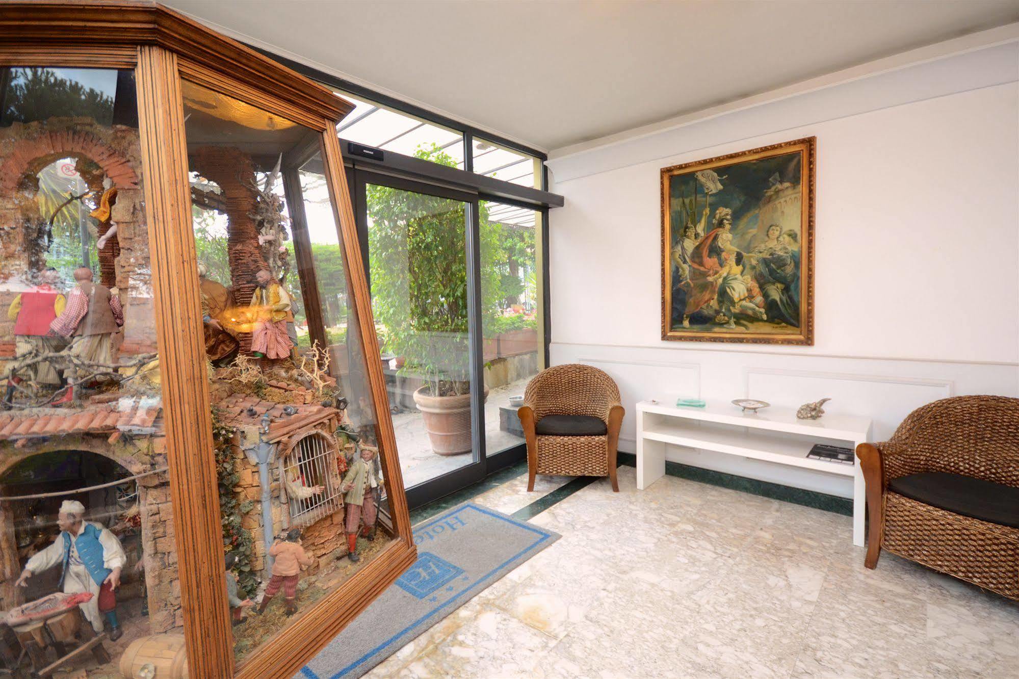 Hotel Clinton Casoria Dış mekan fotoğraf