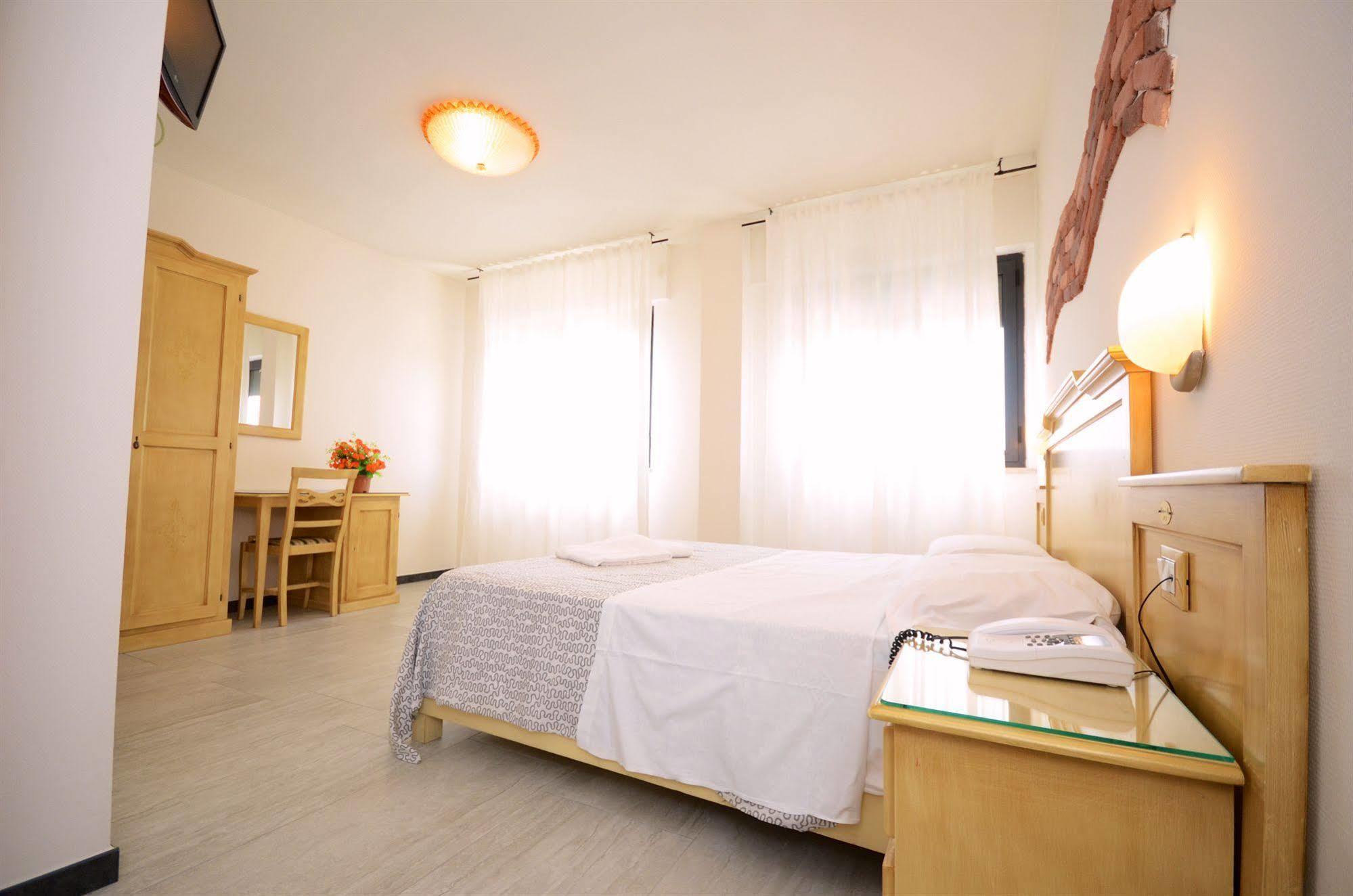 Hotel Clinton Casoria Dış mekan fotoğraf