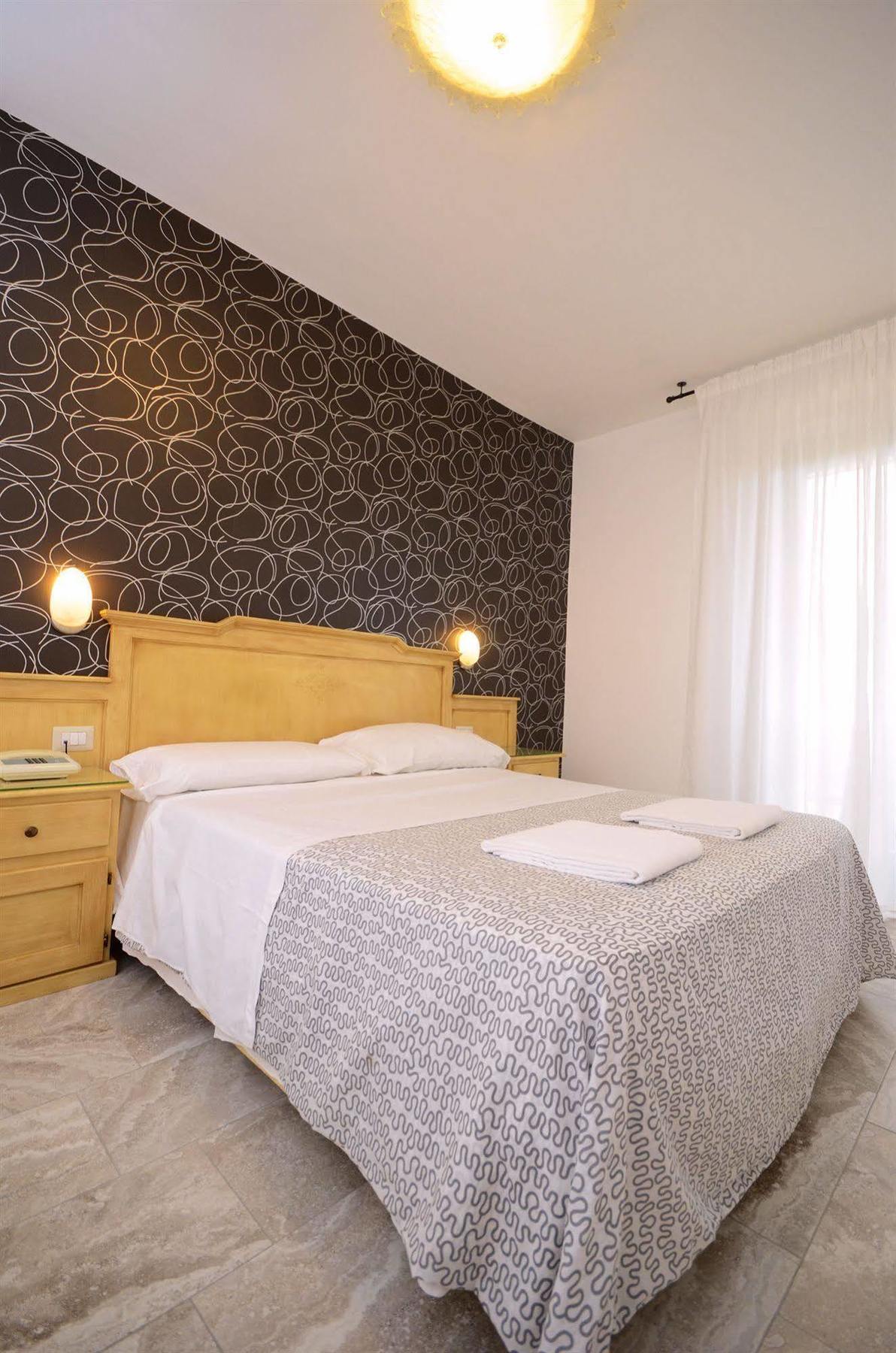 Hotel Clinton Casoria Dış mekan fotoğraf