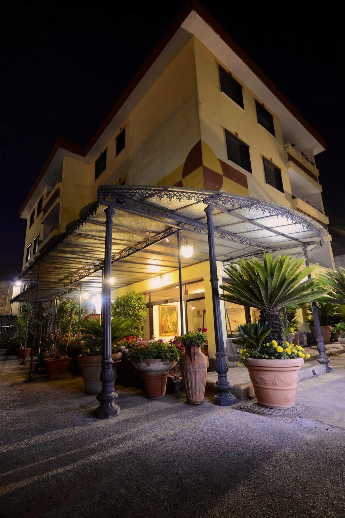 Hotel Clinton Casoria Dış mekan fotoğraf