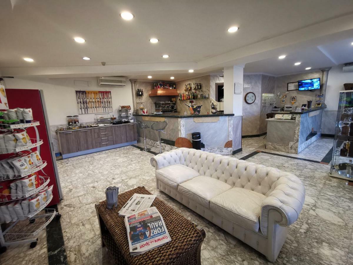Hotel Clinton Casoria Dış mekan fotoğraf